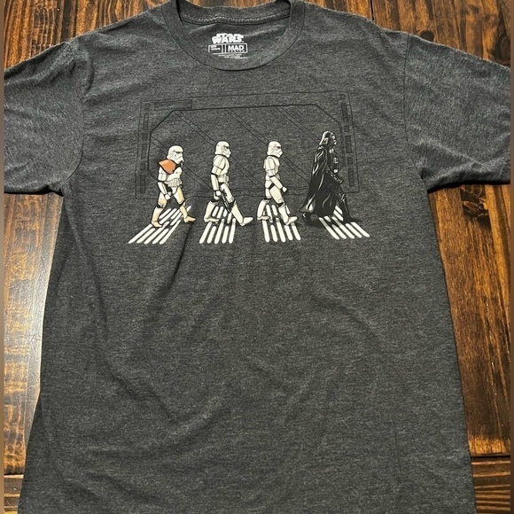 Star‎ Wars size medium grey T—shirts. - Picture 1 of 4